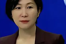 揭秘DeepSeek创始人梁文锋的发展历程视频封面