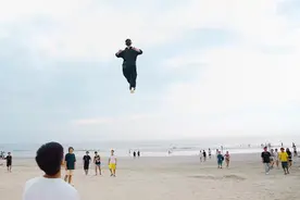 揭秘人体悬浮魔术，原理是这样！疑惑终于解开