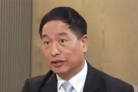 台名嘴张延廷：全新时代歼轰-26横空出世，与轰20联手制霸太平洋