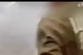 美女乘车坐不雅动作被网约车司机狂甩巴掌一耳光给你500元视频封面