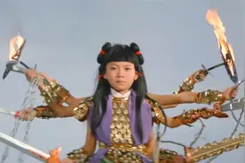 七怪：小哪吒长出三头六臂，与二郎神斩鹰屠龙，老片子就是过瘾！视频封面