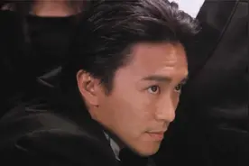 周星驰吴君如喜剧巨匠合璧，却拍了部最不搞笑的电影，内容太现实视频封面