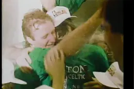 季后赛经典时刻：拉里伯德砍下三分助凯尔特人夺冠