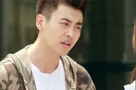 锅哥摸了白富美的手跟头发，这让肖成钢羡慕嫉妒恨视频封面