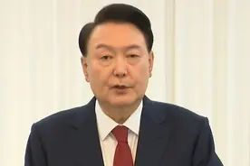 尹锡悦回应弹劾案通过,称"绝不放弃" 韩总理指示韩军加强警戒态势视频封面