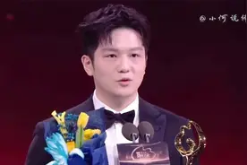 上次握手我们是在庆祝，这一次却是告别，再见了龙胖头