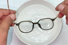 眼镜有污垢划痕不用换，教你一招，划痕污渍彻底消失，和新的一样