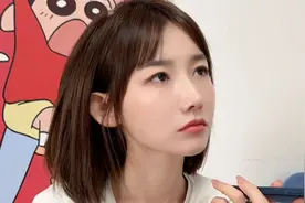 美女想让闺蜜陪自己睡，没想到深夜敲门的，却是她男朋友？视频封面