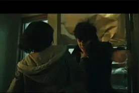 超然，一未成年少女一巴掌拍飞一个人视频封面