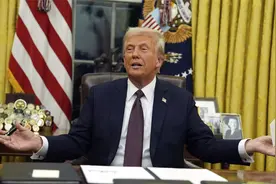 泽连斯基服软也不行！美国又下狠手，继续报复乌克兰视频封面