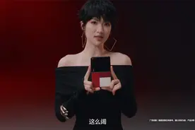 华为姚安娜与王安宇一同为华为purax拍摄了手机宣传片。视频封面