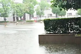 广州出现今年以来最强暴雨过程，4区停课，6区延迟上学！