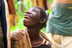 男孩长得像只猴，却逆袭成大网红视频封面