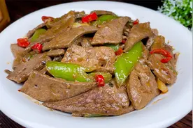 洗猪肝时，加醋加碱都错了，教你正确做法，脏东西和腥味全跑光