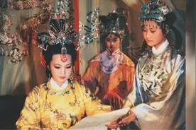 贾家被抄家的真实原因，就是贾元春省亲，可惜皇帝的用意他们没懂视频封面