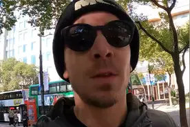 加拿大老外体验上海地铁后大赞：祖国公交系统直接被秒吐槽！视频封面