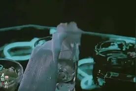 40. 小女孩只因喜欢穿白丝袜，却不料遭到如此对待#我的观影报告视频封面