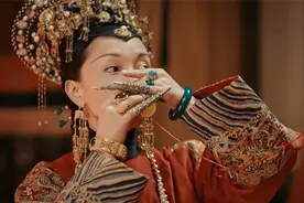 大如戴戒指VS其他皇后戴戒指，大如是暴发户吧！