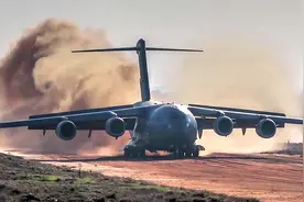 C-17环球霸王有多强？不用跑道，照样起降！视频封面