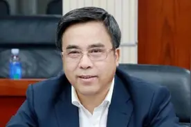 靠金融吃金融！中国银行原董事长刘连舸严重违纪违法被开除党籍视频封面