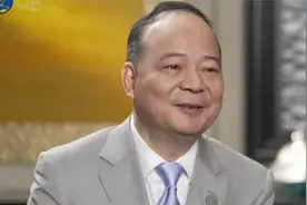 宁德时代曾毓群谈电动汽车：混动只是过渡 智能化是大势所趋视频封面