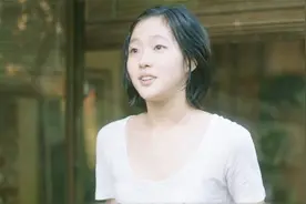 七旬老头爱上二十岁年轻女孩，最终酿成不可挽回的下场。视频封面