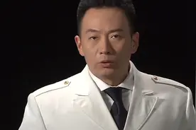 1949年4月23日，解放军百万雄狮渡长江，毛泽东作诗褒扬林遵起义