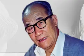 侯宝林一生娶妻三人，为何建国后独留王雅兰，不止因其年轻漂亮视频封面