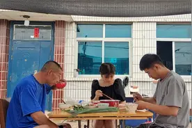 东北农村租的房子，独门独院，后面养鸡鸭鹅，前边能种菜，真安逸视频封面