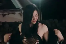 女星穿泳衣秀身材大赏，看看张天爱再看柳岩，身材差距一目了然视频封面