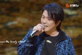 阿杜演唱《触不可及》，深情演绎灵魂相遇的温暖火花，动人心弦！
