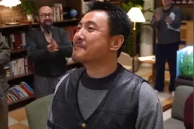 抓娃娃：沈腾本色出演，随口瞎编一句台词彻底火了，马丽都笑疯！视频封面