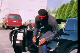 公牛三连冠时，总经理为何要拆散球队？视频封面