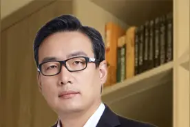人别太把自己当回事，觉得自己一定要有所为，是对自己有误会
