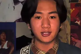 小伙模仿黄家驹翻唱《海阔天空》火了，一开口直接破防，太像了