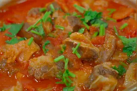 做西红柿炖牛腩切记不要加水，大厨教我的绝招，香味浓郁汤汁醇厚