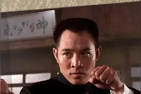 日本记者质问李连杰：南京死30万人，你们具体数了？他一句话回怼