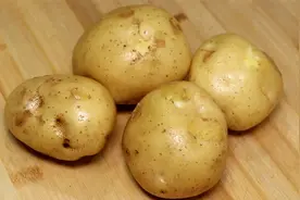 4个土豆一盘菜，教你土豆好吃做法，软糯鲜香，美味家常，真解馋视频封面