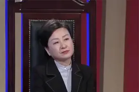 高中女儿睡眠差，父亲带她喝酒助眠，如今还喝上瘾了！