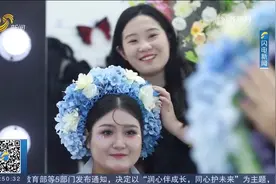 簪花走红各地，看济南簪花师如何用巧手打造出“行走的花园”