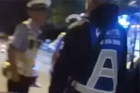 被笑百年一遇！女子酒后叫代驾，代驾被查出酒驾辩称喝了只红牛视频封面