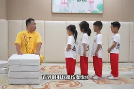 都说自己孩子不好教，但是：子不教父之过，这样的父亲大家认同吗