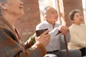 2024年中国老年人口3.1亿 专家：老龄化进程进入最快时期视频封面