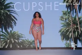 直呼大为震撼…迈阿密度假村大码模特泳装秀–K展示！视频封面