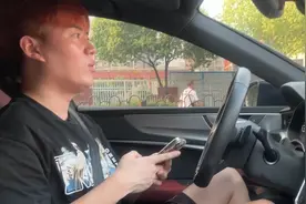 炒股别听任何人！花10万给同花顺平台，我还是亏损了100万！