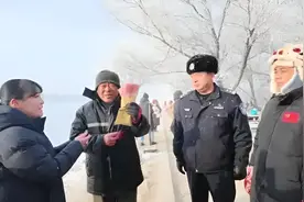 重庆警方披露救助事件经过：大爷不存在被诬陷视频封面