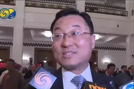 谢锋用诗词回应中美关税问题：暮色苍茫看劲松，乱云飞渡仍从容视频封面