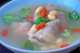 猪蹄想要炖的好吃不腥臭只要记住2个步骤就能炖的汤鲜肉烂又入味