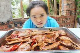 卤4斤鸭头鸭掌，软烂入味，一个接着一个啃，根本停不下来