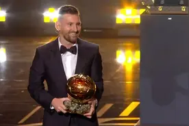 36岁梅西第8次获金球奖：这座金球也是给你的！生日快乐，迭戈！视频封面